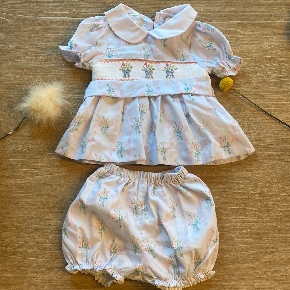 Smocking bird tulip smocked set